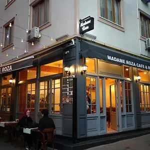 4* מלון Madame Roza